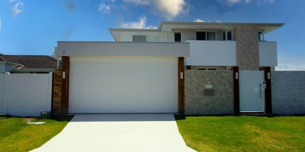 Stylish carport with bulkheads on the Gold Coast.